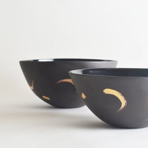 Image of black and gold deep serving bowl