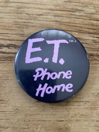 Image 1 of 80s E.T. LARGE BADGE (1)