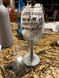 Image 4 of Glitter wine bottle and wine glass set