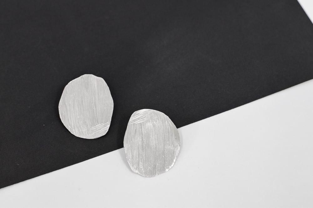 Image of Oval Shell Studs