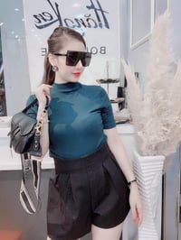 Women's Charming Plain High Round-Neck Tee