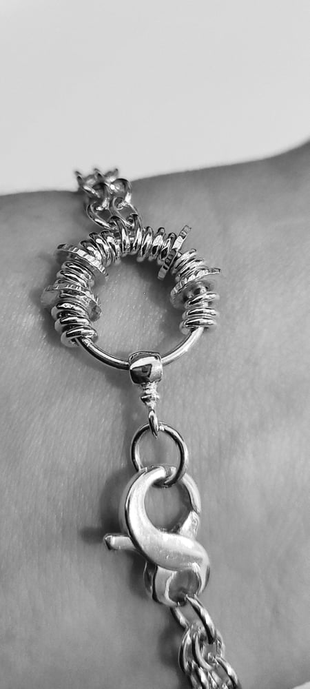 Image of chain bracelet w/ circle element