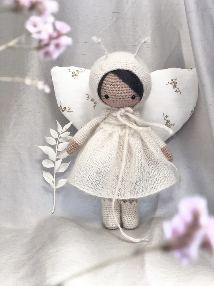 Image of Miss Pom' Unique #057 et sa parure petites ailes