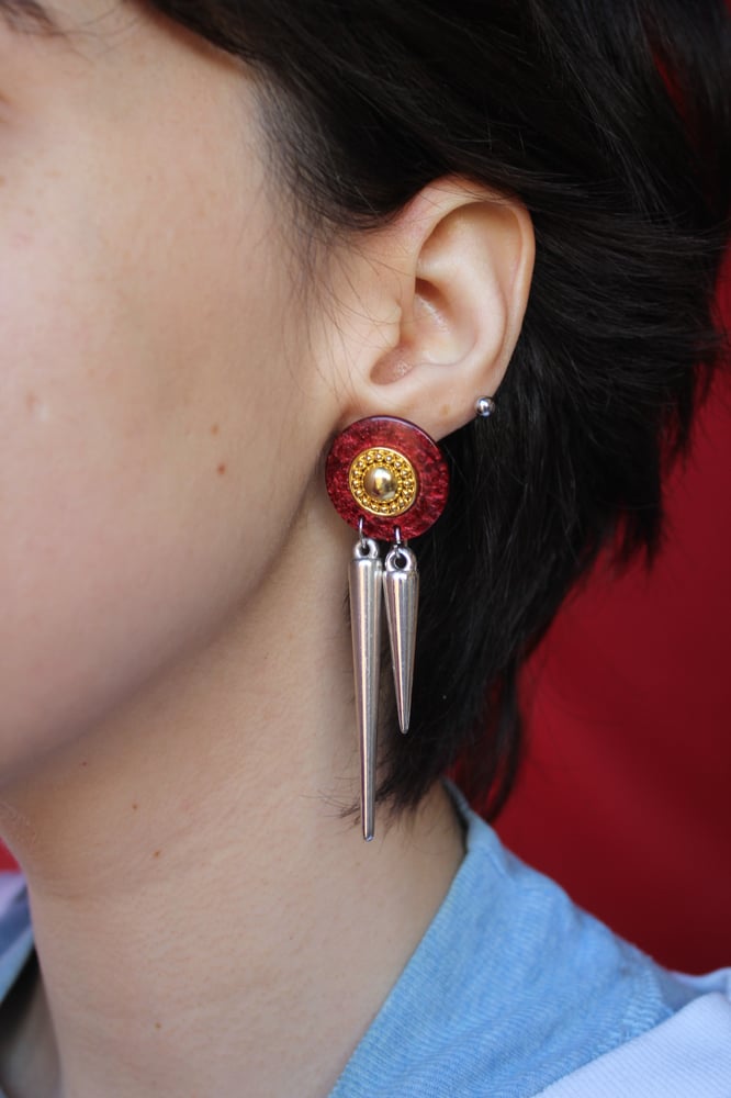 Image of Pendientes mi abuela es Punk. 