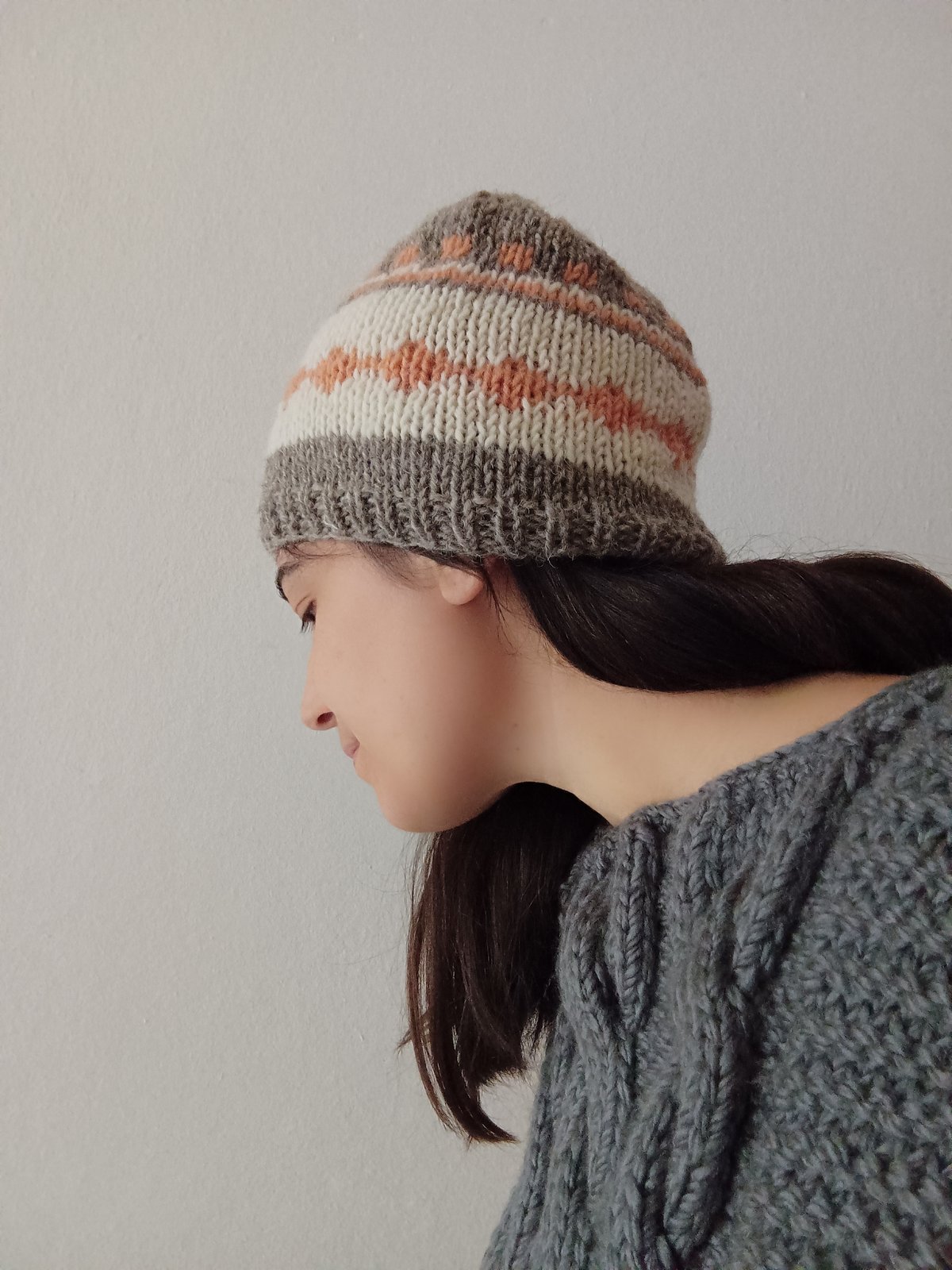 Image of HAND KNITTED WOMAN BEANIE_ NATURALLY DYED WOOL_03
