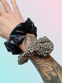 Image 2 of Scrunchie Sets