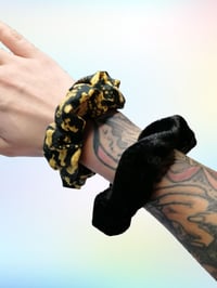 Image 3 of Scrunchie Sets