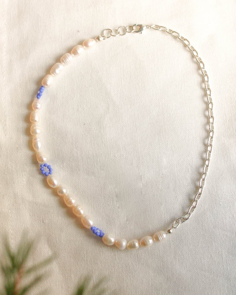 Image of Flowa blue necklace