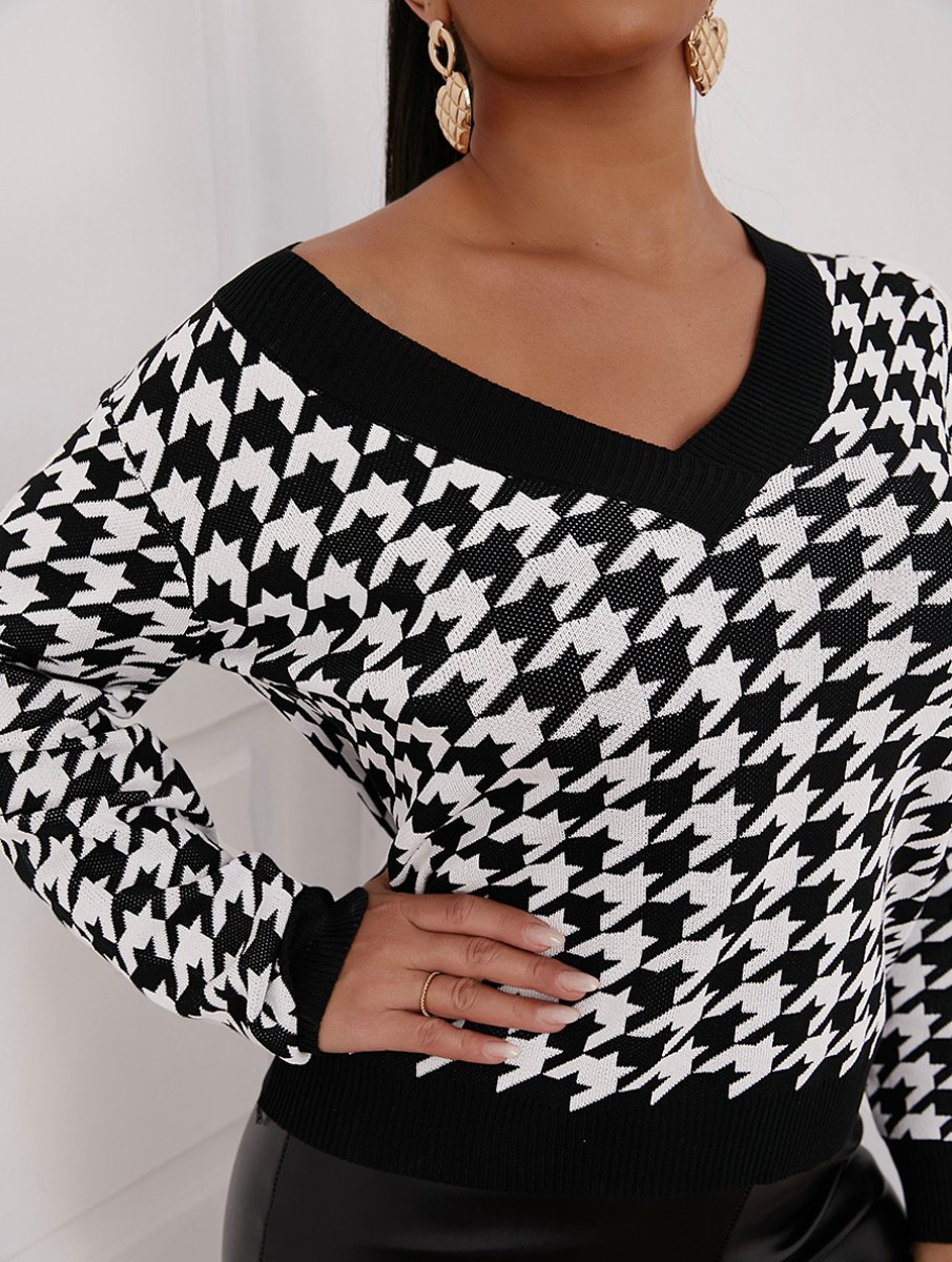 Image of HOUNDSTOOTH PRINT SWEATER