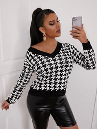 Image 2 of HOUNDSTOOTH PRINT SWEATER