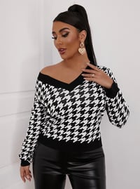 Image 3 of HOUNDSTOOTH PRINT SWEATER