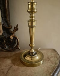Image 3 of Paire de lampes pieds bougeoirs empire 