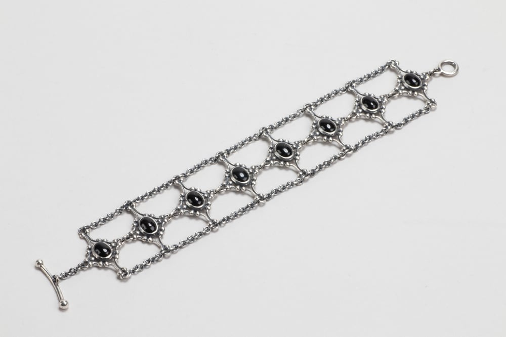 Image of Pointed Arch Chain Bracelet