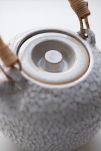 Image 3 of Théière hérisson en grès