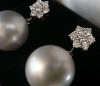 Image 3 of SUPERB 18CT NATURAL  DIAMOND SOUTH SEA CULTURED PEARL DROP EARRINGS