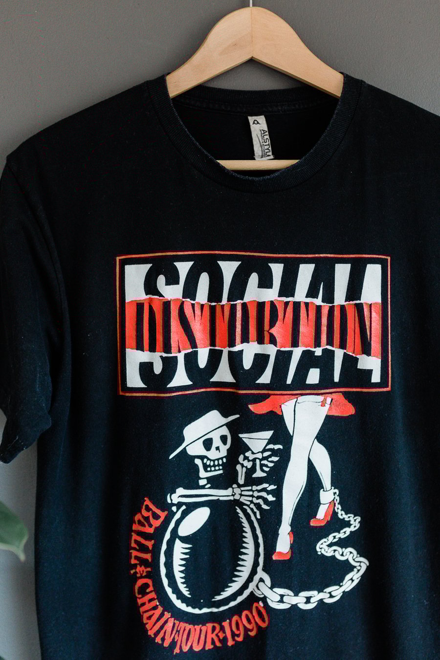 SOCIAL DISTORTION BOLL & CHAIN TOUR XL相当 Social Distortion Men's Ball and Chain 1990 Tour Slim-Fit T