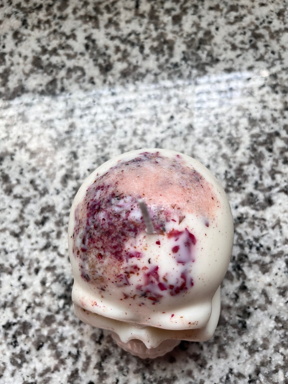 Himalayan salt and rose petal skull candle