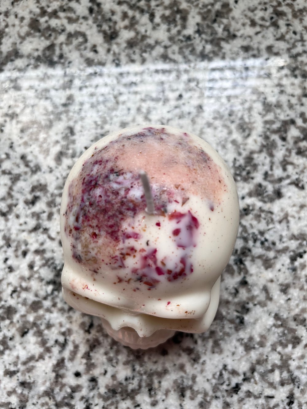 Himalayan salt and rose petal skull candle