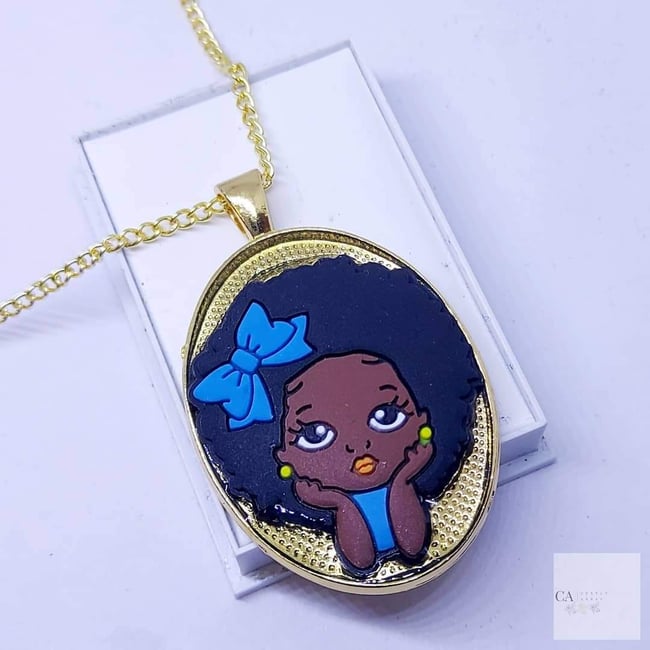 'Blue' oval pendant chain | black