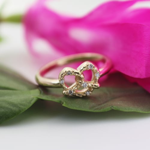 Image of Philly Pretzel Ring with Diamonds 