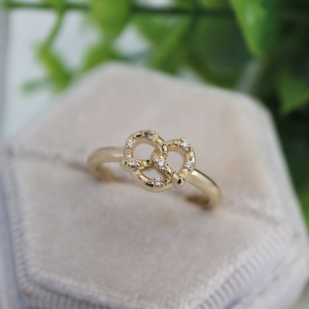 Image of Philly Pretzel Ring with Diamonds 