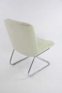 Image 2 of Fauteuil chromé sans accoudoirs