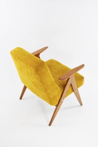 Image 3 of Fauteuil type 366 velours jaune foncé