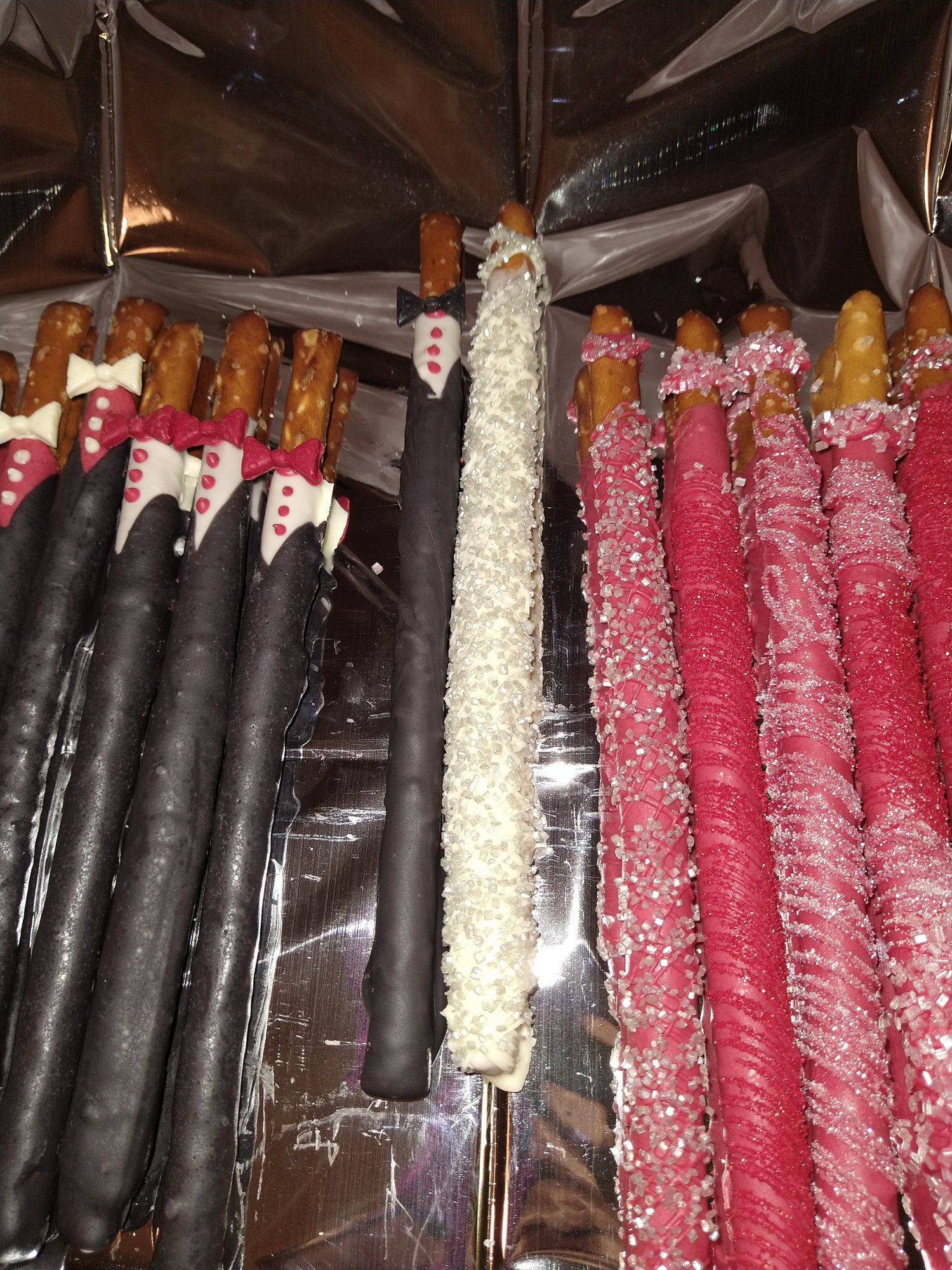 Image of Gourmet Dipped Pretzels Rods & Custom Dipped Oreos
