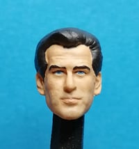 137  007  JAMES BOND  PIERCE BROSNAN 