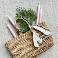 Image 3 of NICOLAS le petit panier raphia