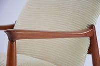 Image 4 of Fauteuil Wrcolaw velours cotelé