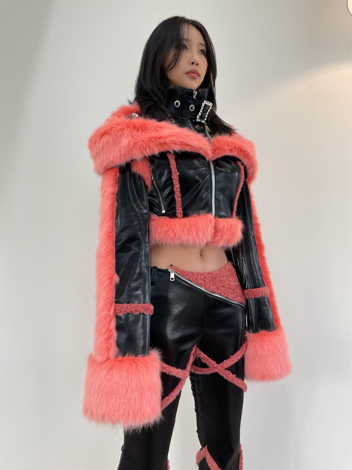 PEACHY SEXY LEATHER JACKET
