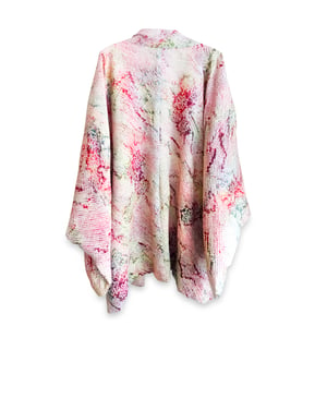 Image of Multifarvet kort kimono af silke /'Too Fairy'