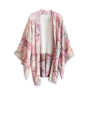 Image of Multifarvet kort kimono af silke /'Too Fairy'
