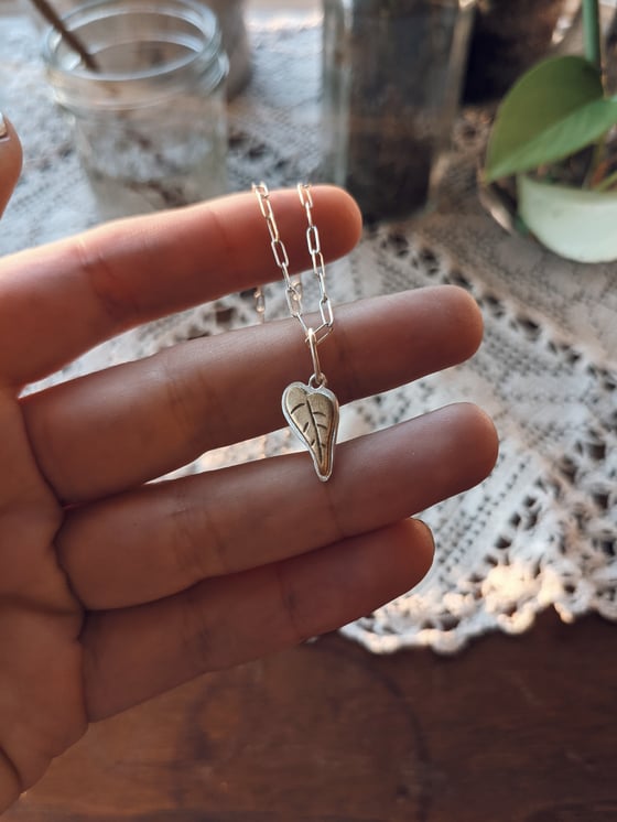 Image of Tiny leaf necklace