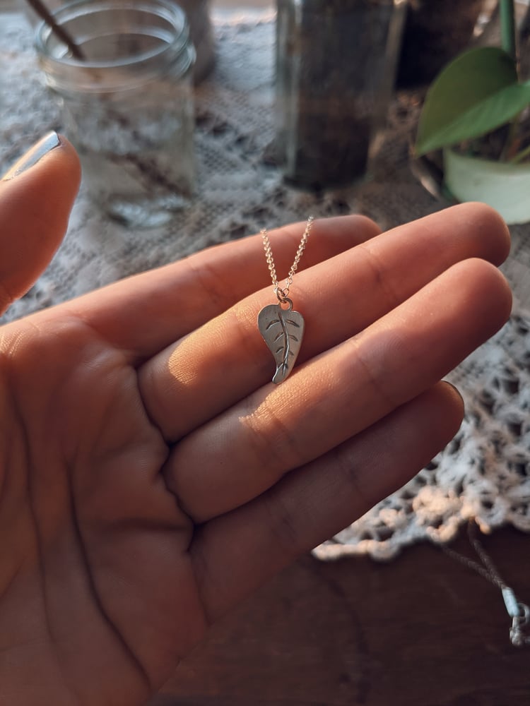 Image of Mini leaf necklace