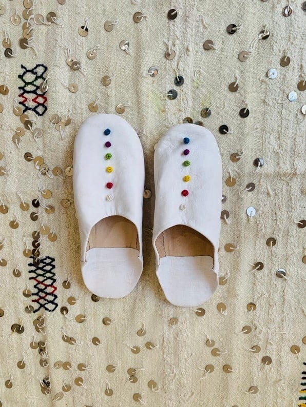 Image of WHITE DECORATED LEATHER BABOUCHE