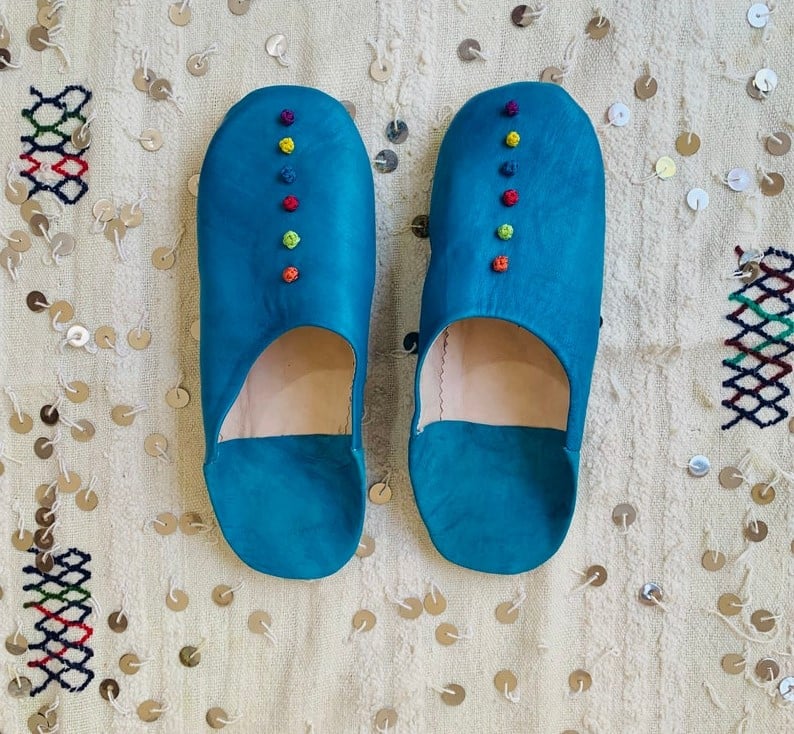 Image of BLUE DECORATED LEATHER BABOUCHE