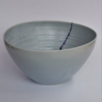 Image 1 of Large serving bowl with sprayed line decoration - 1