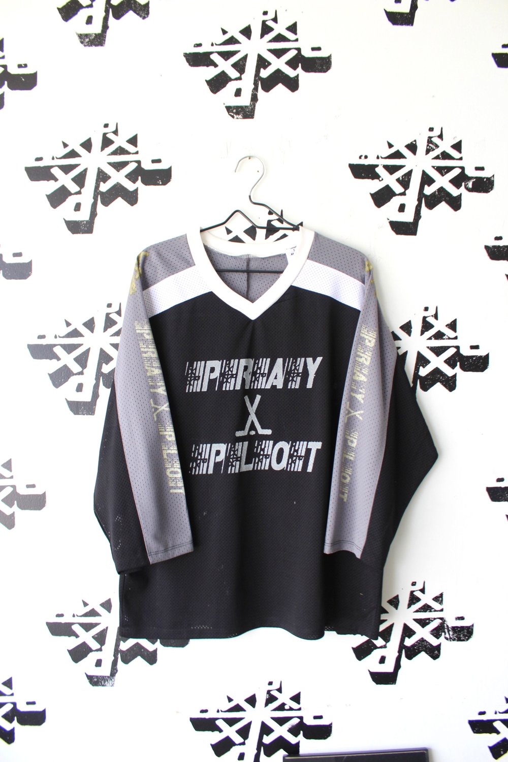 cold player hockey jersey in blk/gray/wht