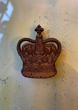 Image of Queen brooch / coronation crown 