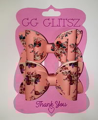 Pink flower bows