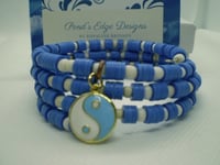 Blue and White Yin/Yang Memory Wire Bracelet