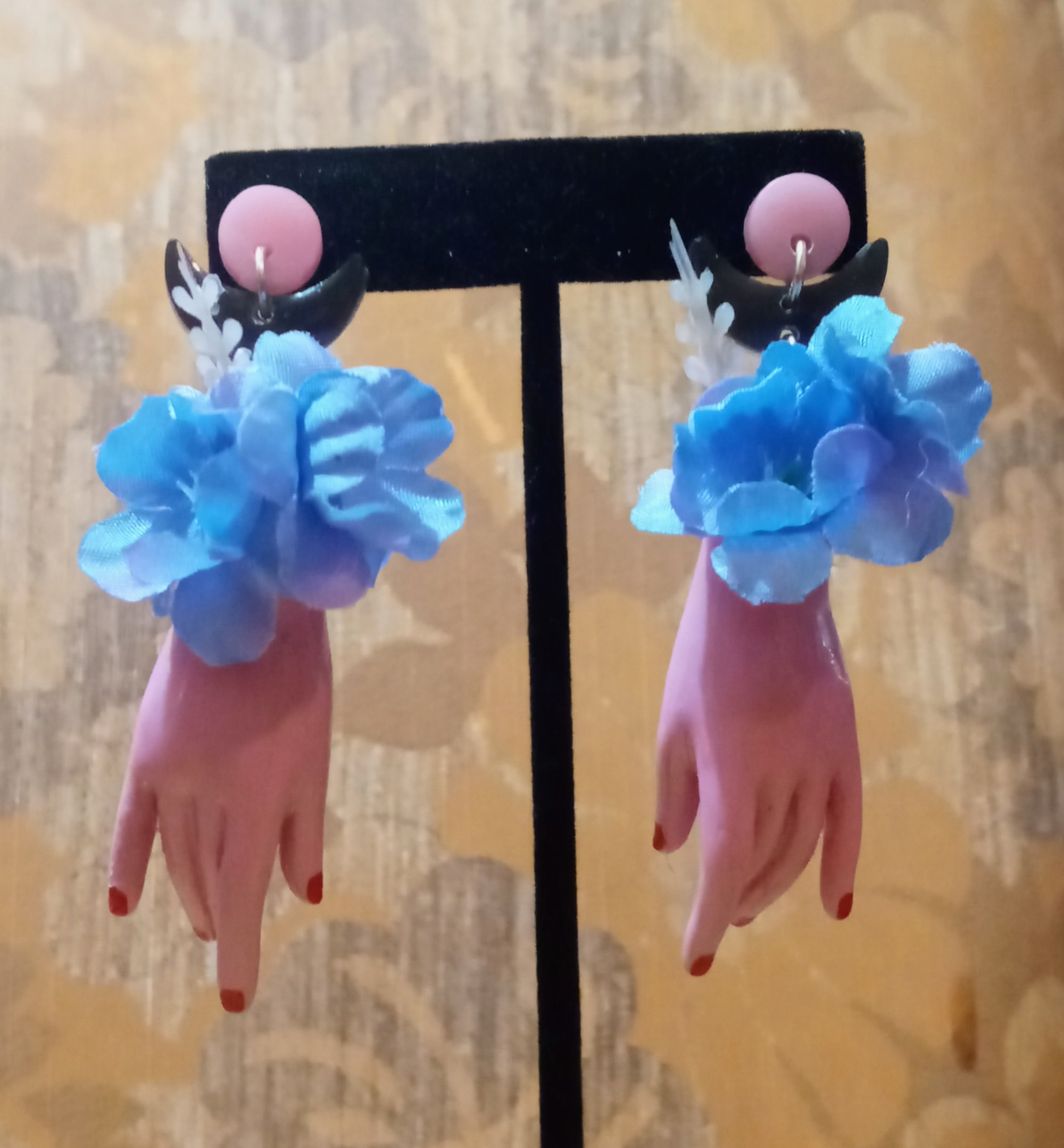 Image of heavenly hands earrings