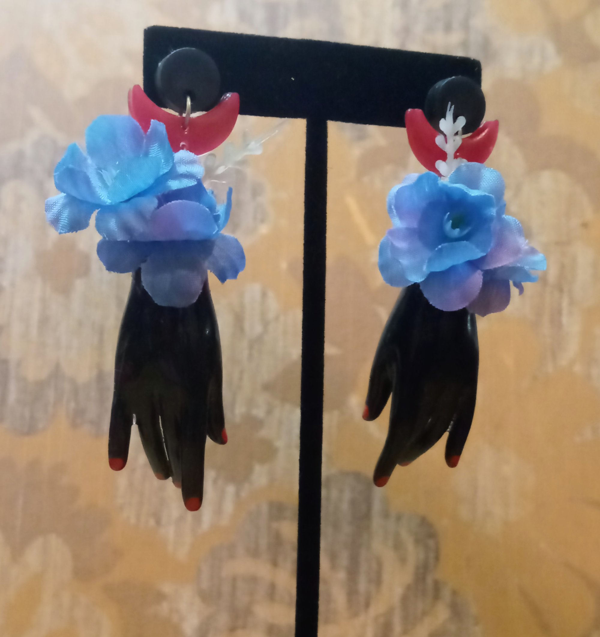Image of heavenly hands earrings