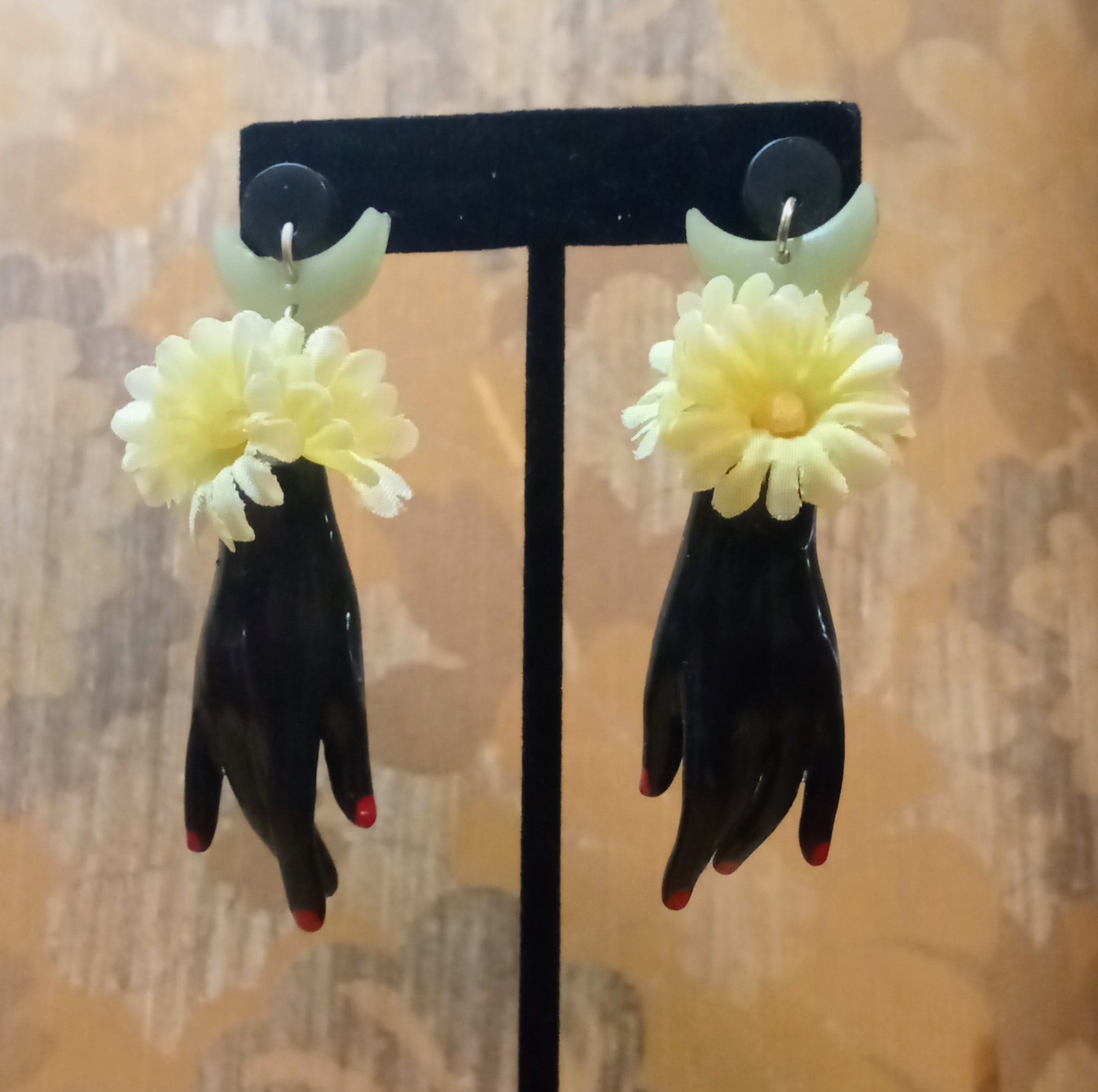 Image of heavenly hands earrings