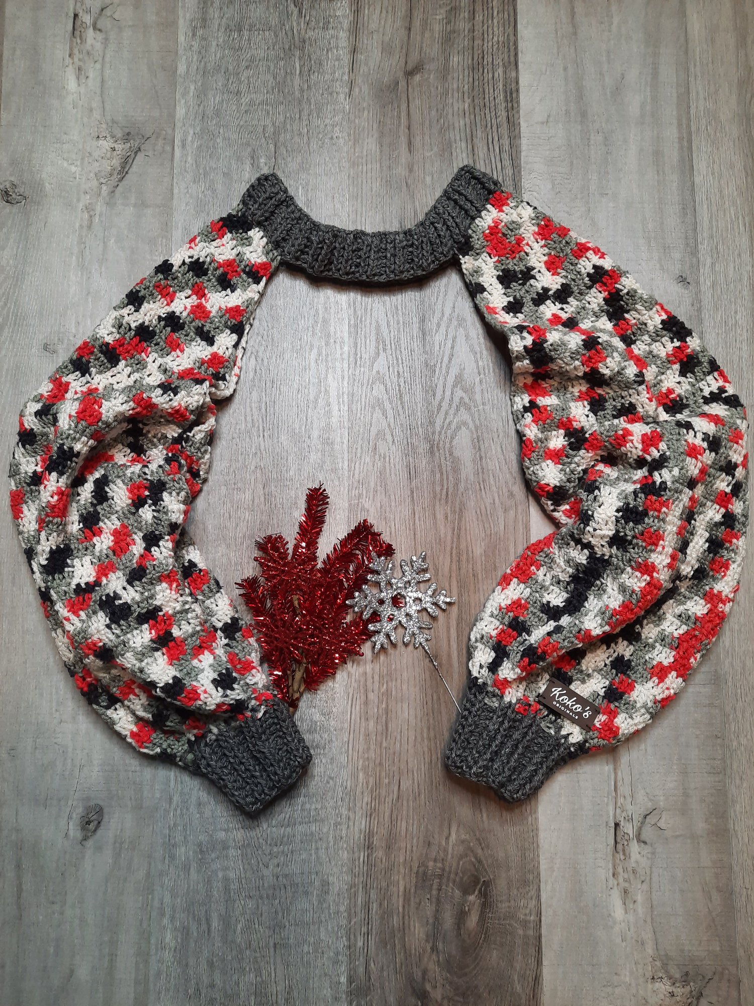 Image of Bodiless sweater w/ grey neckband
