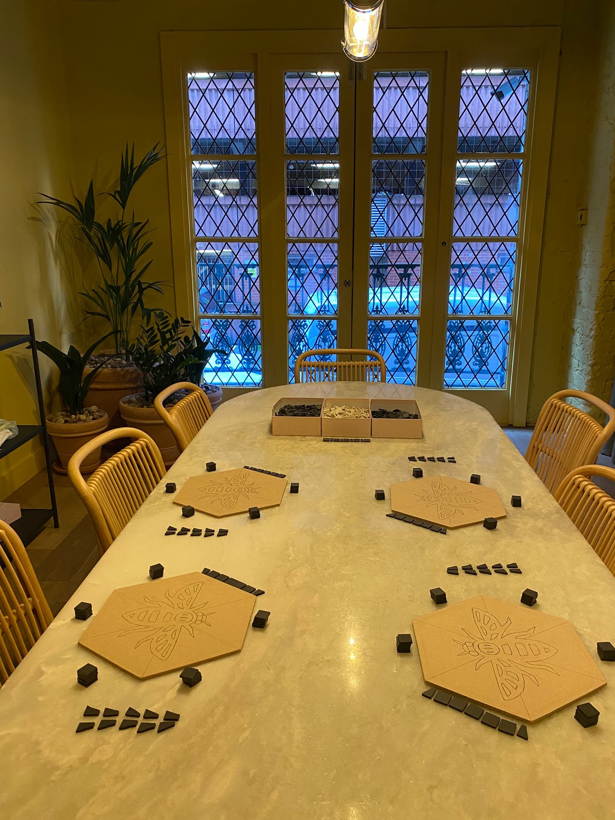 Image of MAKE A MANCHESTER BEE MOSAIC GIFT EXPERIENCE 