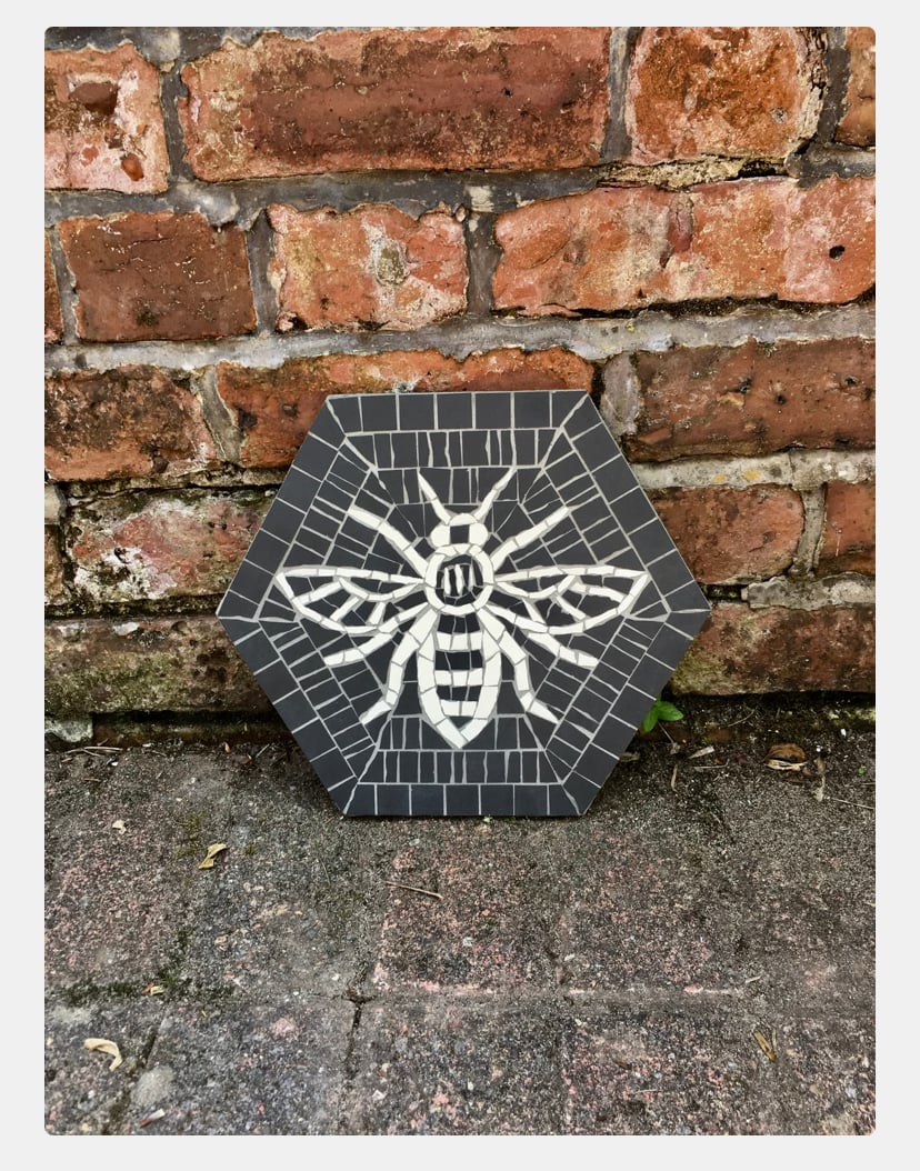 Image of MAKE A MANCHESTER BEE MOSAIC GIFT EXPERIENCE 
