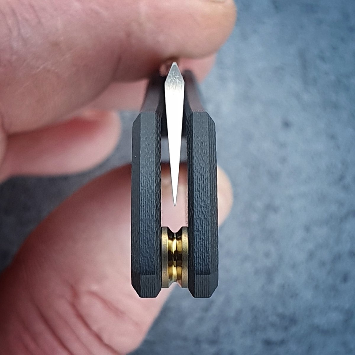 Image of Karbo black G10